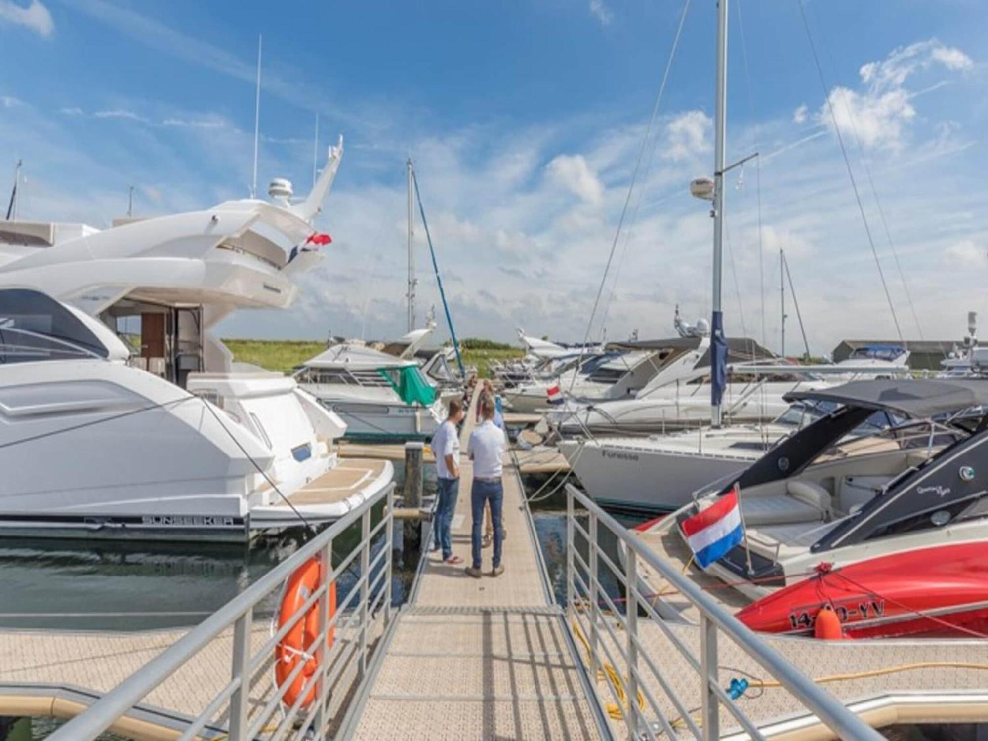 Luxury In R Sidence Marina Pet Friendly Apartment